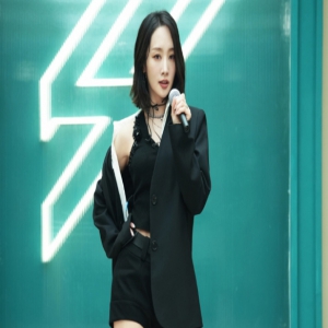 《浪姐5》再曝意外 韩国女团KARA韩裔美籍成员郑妮可摔倒送医