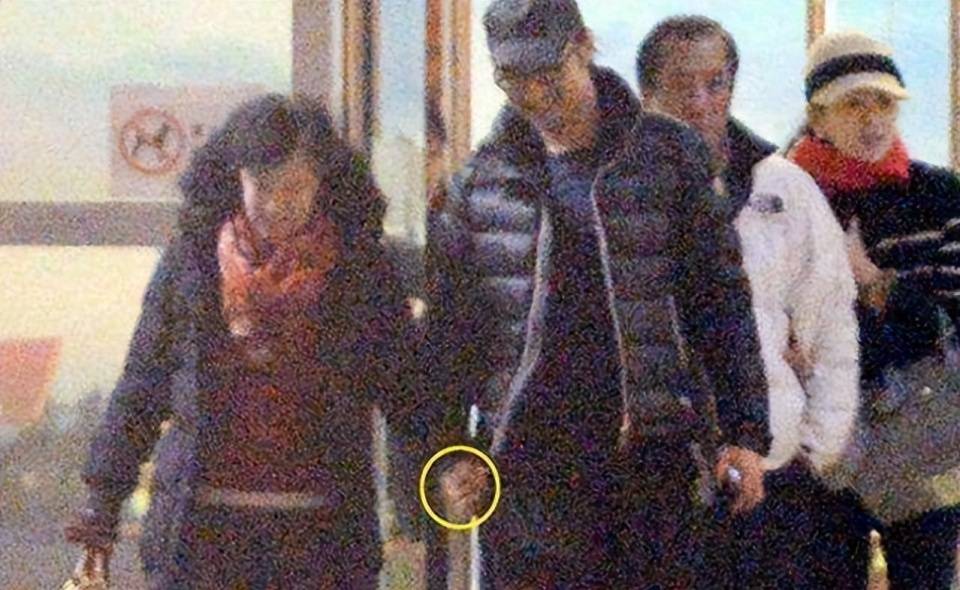 汪峰章子怡猝不及防官宣了离婚,直接冲上了热搜(图17) 汪峰章子怡猝不及防官宣了离婚,直接冲上了热搜(图17)