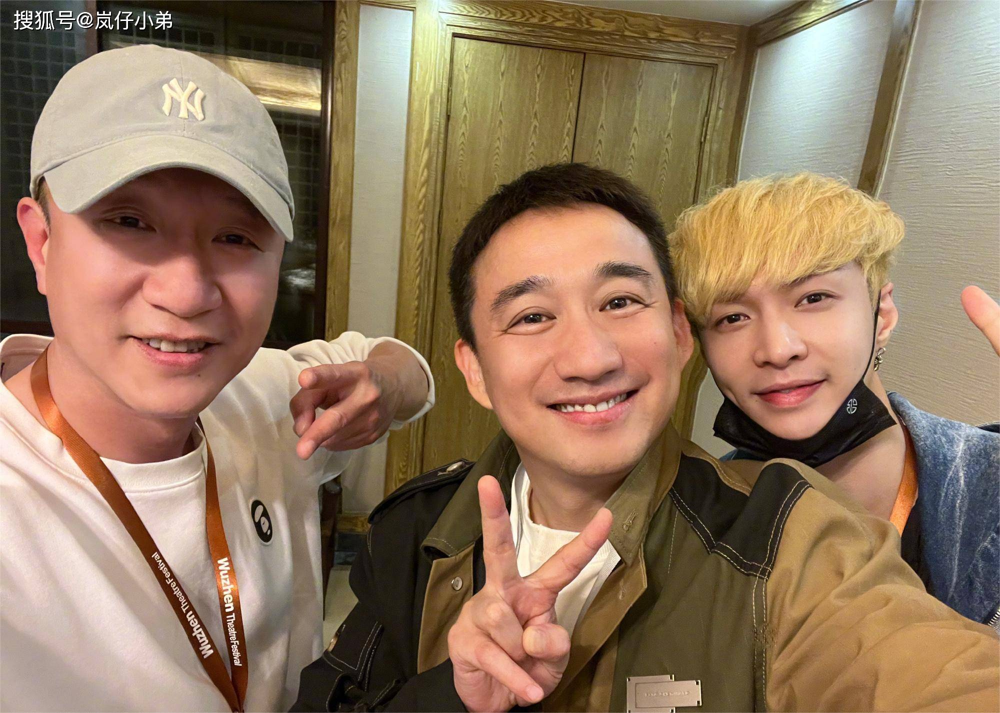 黄渤发文这就是乌镇男人帮,瞬间引发诸多节目老粉的回忆杀(图3) 黄渤发文这就是乌镇男人帮,瞬间引发诸多节目老粉的回忆杀(图3)