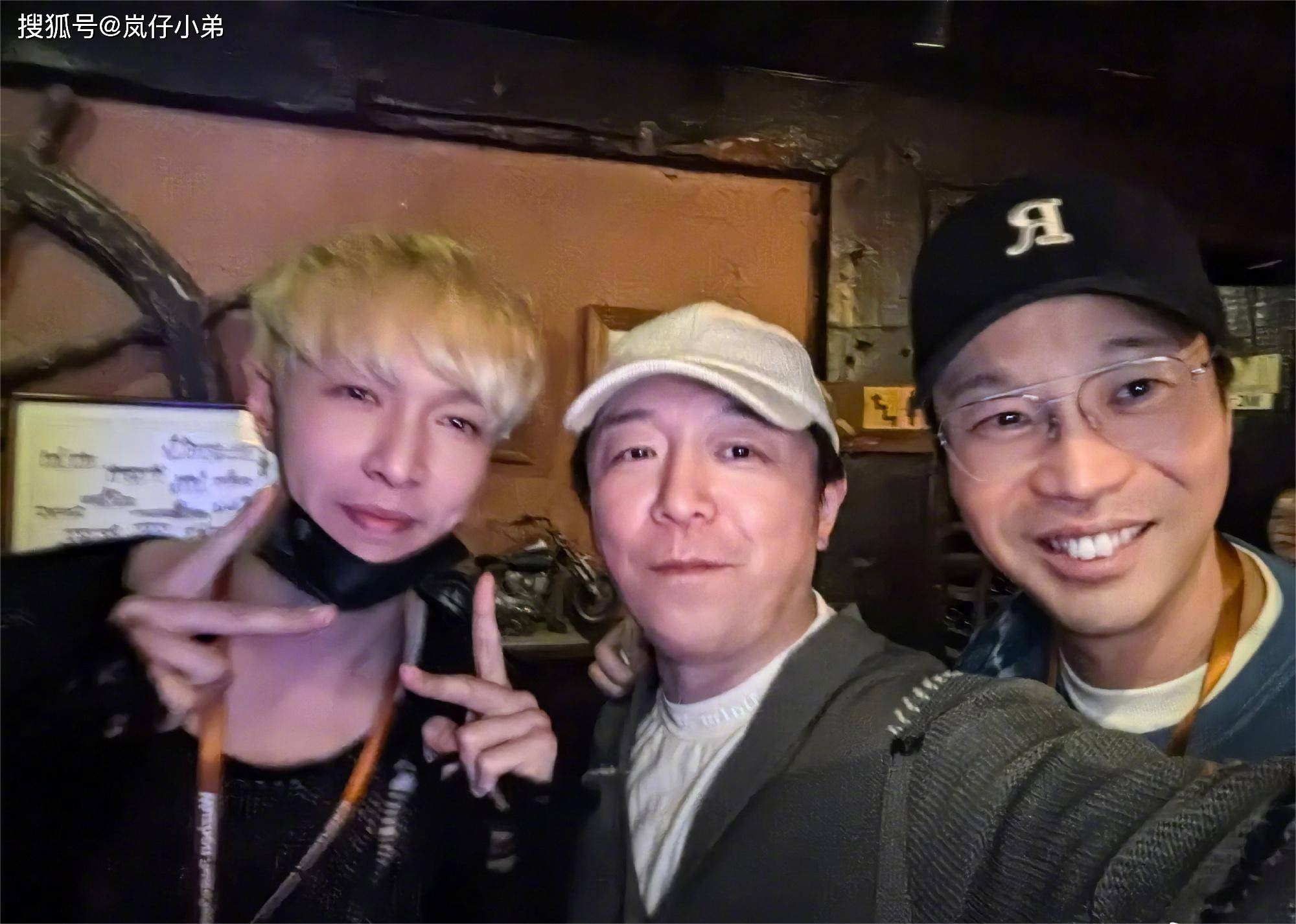 黄渤发文这就是乌镇男人帮,瞬间引发诸多节目老粉的回忆杀(图4) 黄渤发文这就是乌镇男人帮,瞬间引发诸多节目老粉的回忆杀(图4)