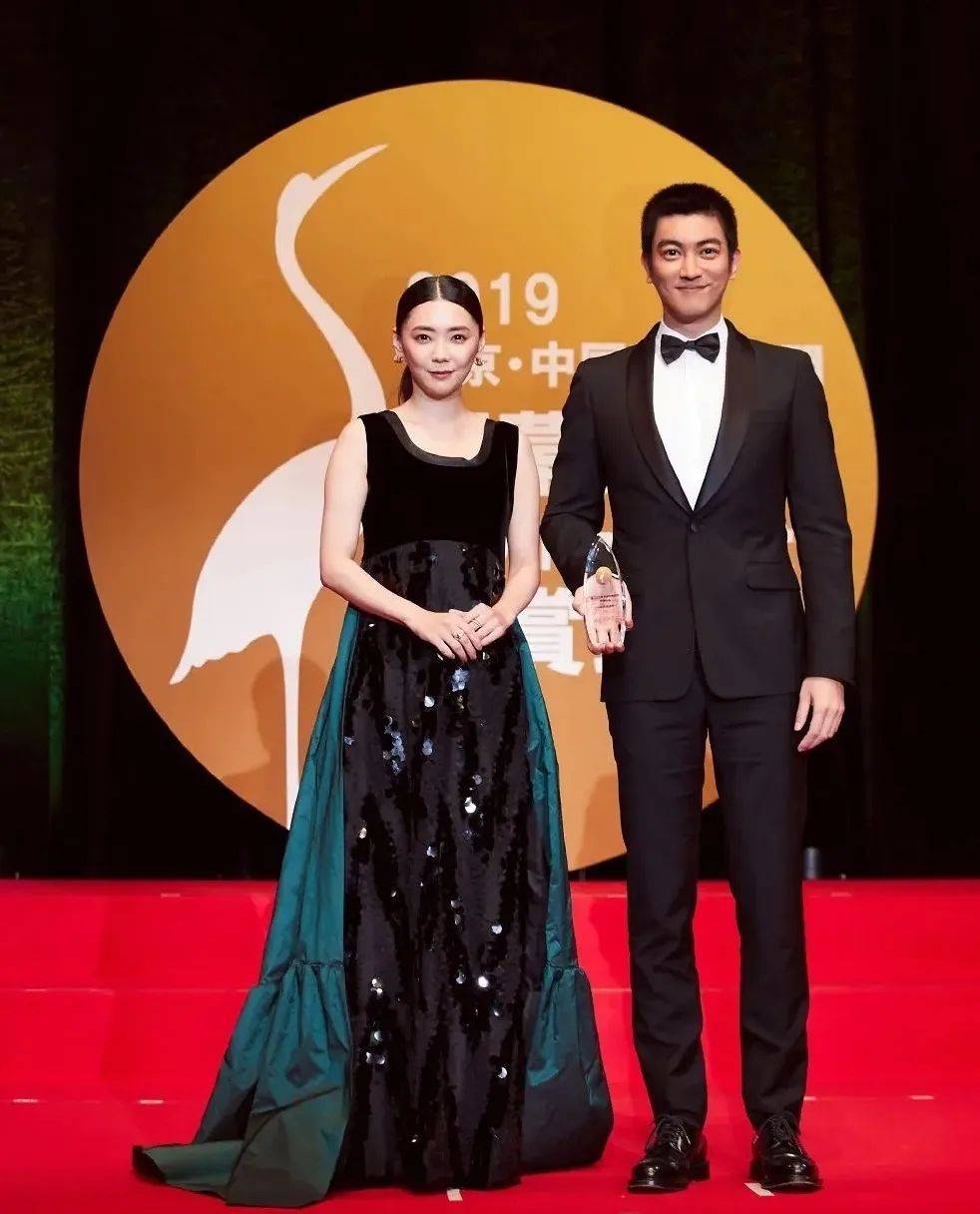 倪妮又拿下一座影后奖杯，坏消息是这个奖的含金量不高(图11)