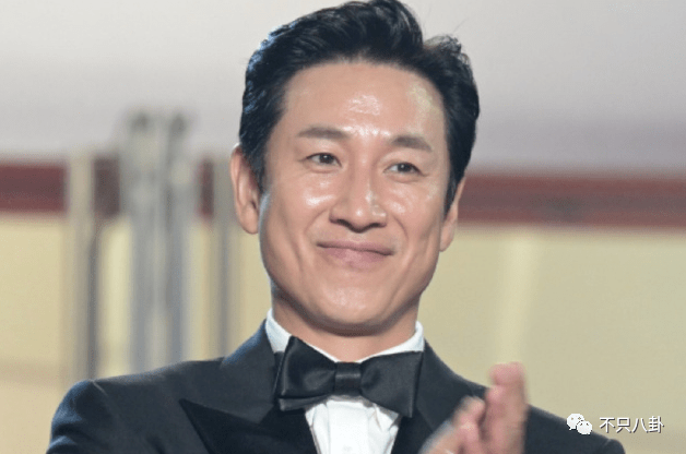 出轨又涉毒！会不会重现“胜利夜店”风暴的大瓜盛景，拔出萝卜带出N多泥？(图1)