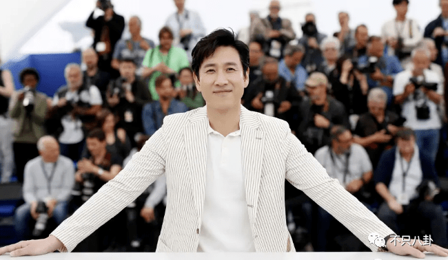 出轨又涉毒！会不会重现“胜利夜店”风暴的大瓜盛景，拔出萝卜带出N多泥？(图59)