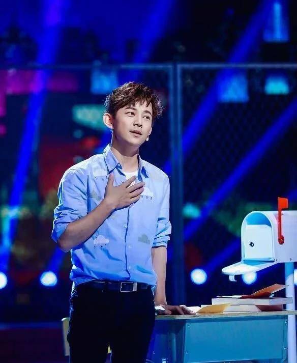 何炅因为收礼物事件,将自身置于水深火热之中(图3) 何炅因为收礼物事件,将自身置于水深火热之中(图3)