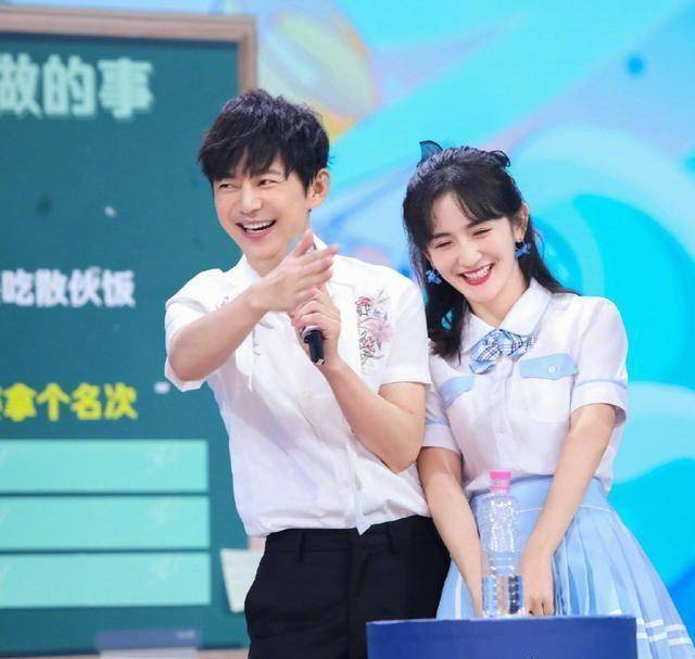 何炅因为收礼物事件,将自身置于水深火热之中(图13) 何炅因为收礼物事件,将自身置于水深火热之中(图13)