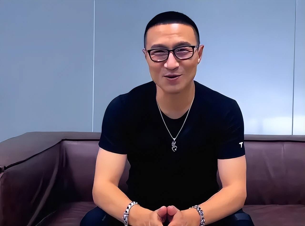 章子怡汪峰离婚的原因,狗仔队直指跟赌博有关(图9) 章子怡汪峰离婚的原因,狗仔队直指跟赌博有关(图9)