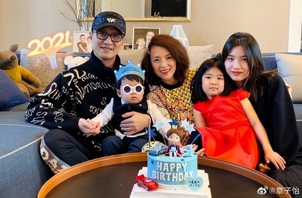 章子怡汪峰离婚的原因,狗仔队直指跟赌博有关(图13) 章子怡汪峰离婚的原因,狗仔队直指跟赌博有关(图13)