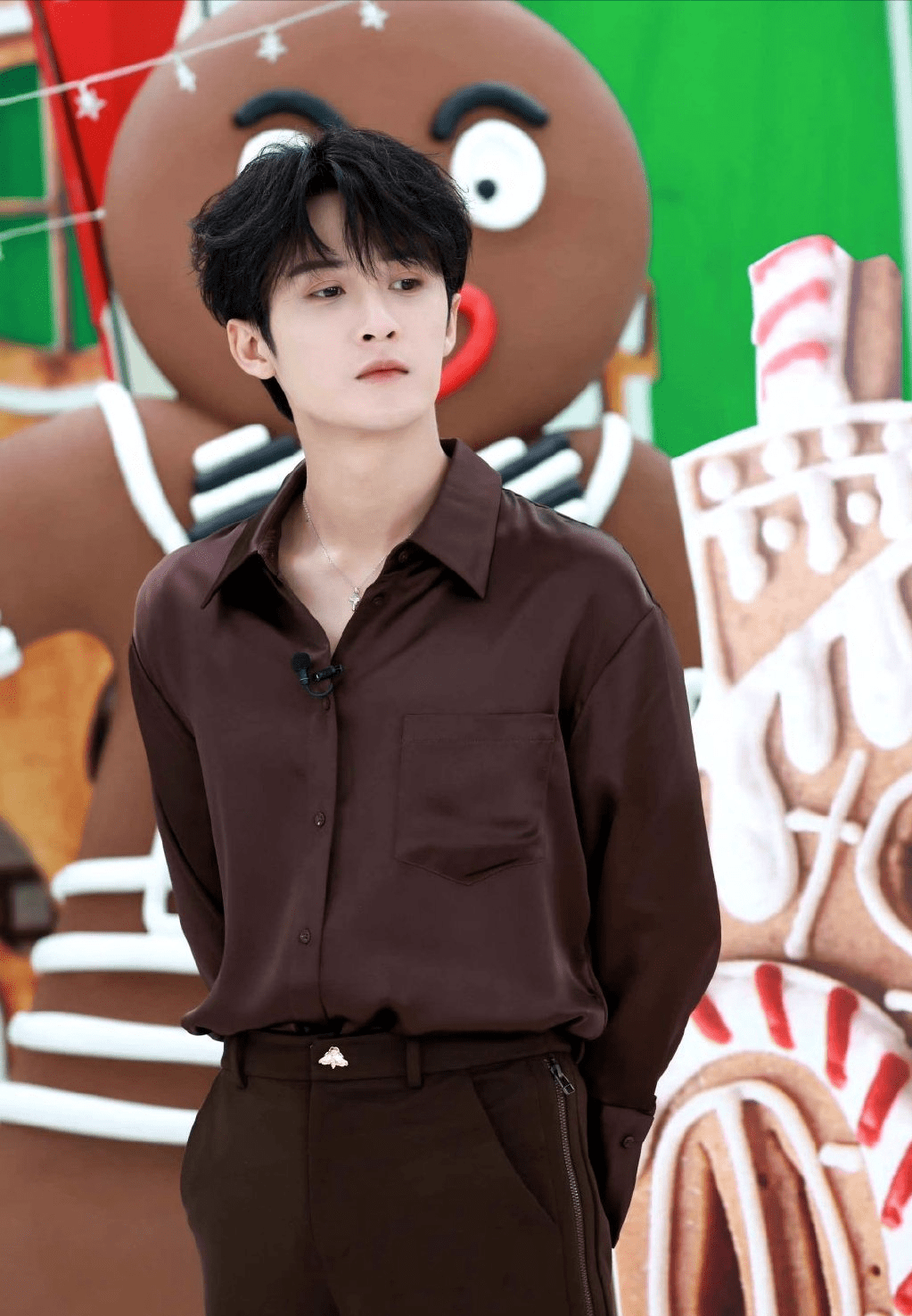 凭借《长相思》大火的檀健次被拍与女生外出聚餐的亲密画面 疑似恋情曝光(图14) 凭借《长相思》大火的檀健次被拍与女生外出聚餐的亲密画面 疑似恋情曝光(图14)