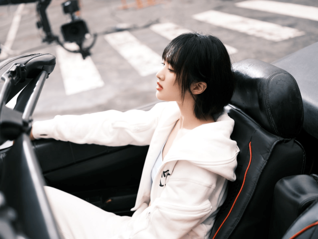 在娱乐圈走了一遭以后的姚安娜 气质发生了翻天覆地的变化(图5) 在娱乐圈走了一遭以后的姚安娜 气质发生了翻天覆地的变化(图5)