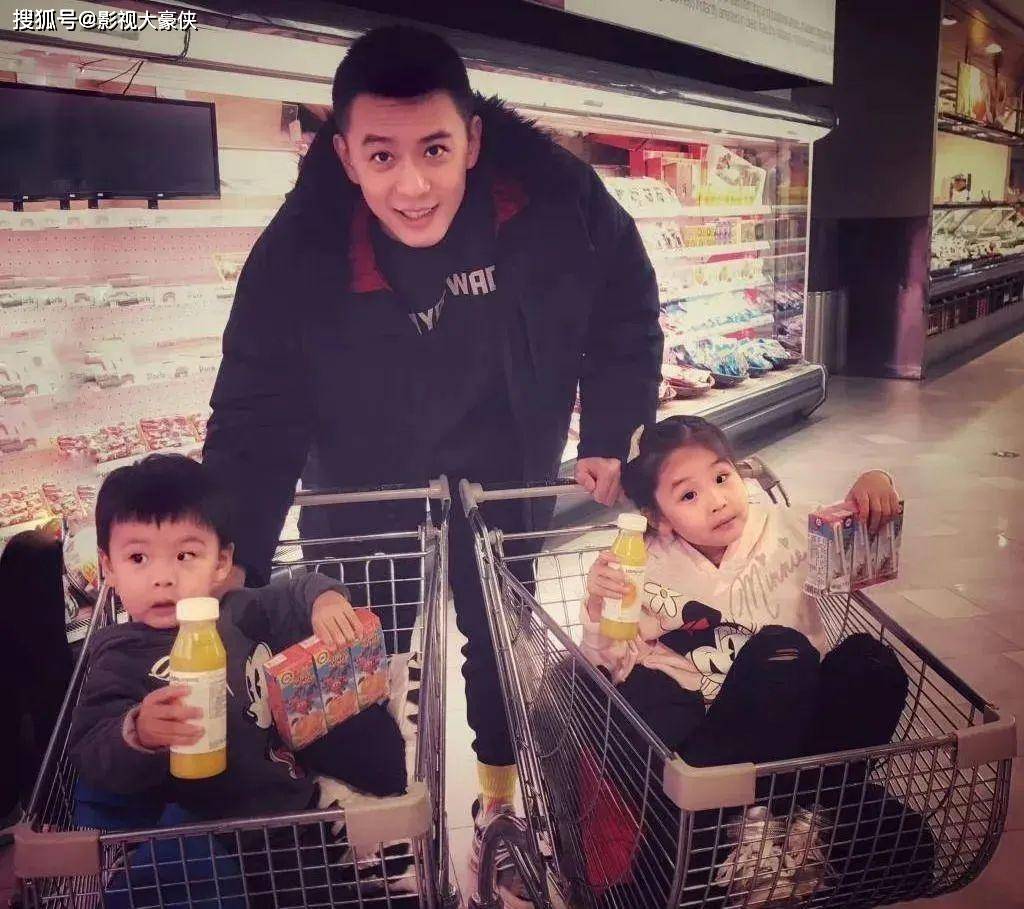 篮球教练杨鸣的离婚宣言在社交媒体上掀起轩然大波 婚外出轨的绯闻成为众人关注的焦点(图4) 篮球教练杨鸣的离婚宣言在社交媒体上掀起轩然大波 婚外出轨的绯闻成为众人关注的焦点(图4)