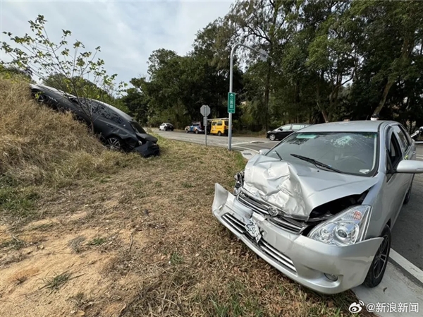 何润东新剧《不如海边吹吹风》赴金门取景遭遇车祸 同车副导演送医观察(图2) 何润东拍戏时遭遇车祸 爱车玛莎拉蒂被追尾 本人发声:无碍