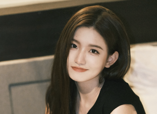 董明珠怒斥孟羽童:文都写不出来 只想着用格力平台自己当网红(图1) 董明珠怒斥孟羽童:只想当网红 看走眼了