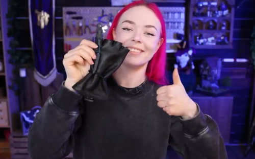 网红妹子断指后给自己换了根机械手指 有点像是R姐被机械改造了(图15) 网红妹子断指后给自己换了根机械手指:太炫酷了!