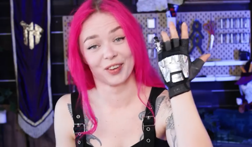 网红妹子断指后给自己换了根机械手指 有点像是R姐被机械改造了(图27) 网红妹子断指后给自己换了根机械手指:太炫酷了!