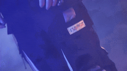 网红妹子断指后给自己换了根机械手指 有点像是R姐被机械改造了(图28) 网红妹子断指后给自己换了根机械手指:太炫酷了!