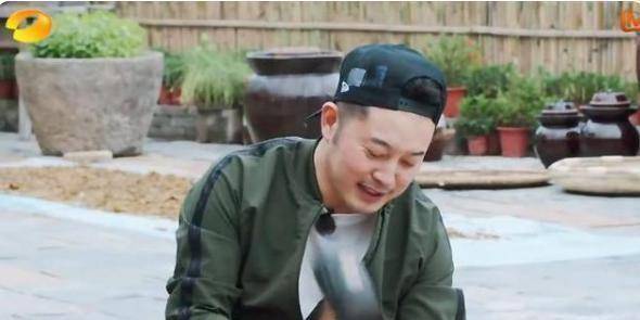 “冲进去!” 《吃货团》第二季的录制已经完成,每集由5位MC和1位飞行嘉宾组合(图7) “冲进去!” 《吃货团》第二季的录制已经完成,每集由5位MC和1位飞行嘉宾组合(图7)