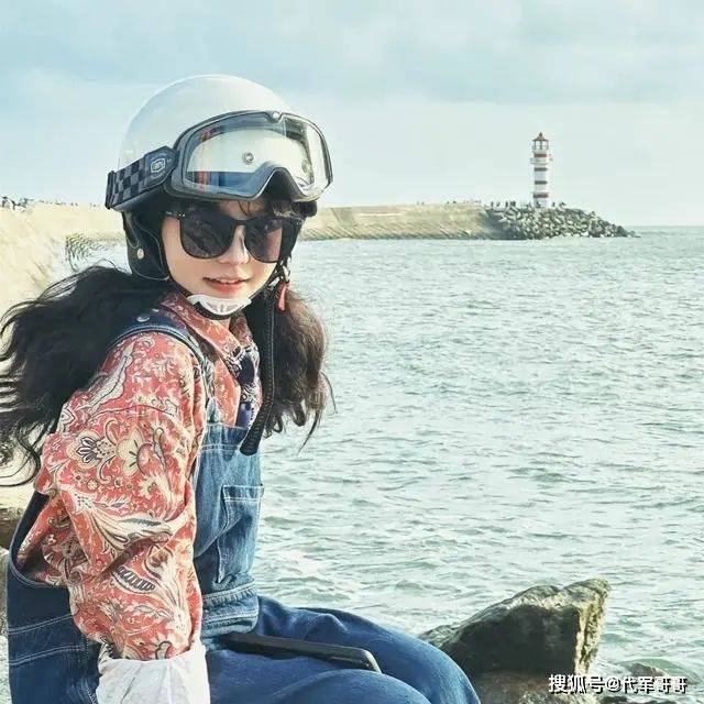 知名女网红“欧可爱”发生车祸后溺水身亡,年仅24岁(图4) 知名女网红“欧可爱”发生车祸后溺水身亡,年仅24岁(图4)