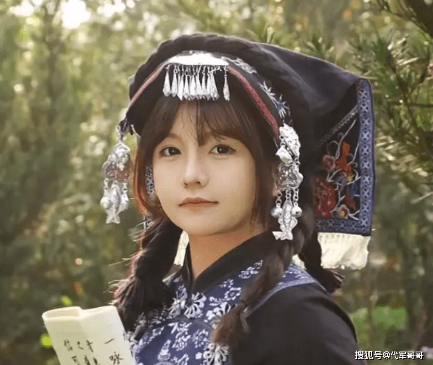 知名女网红“欧可爱”发生车祸后溺水身亡,年仅24岁(图13) 知名女网红“欧可爱”发生车祸后溺水身亡,年仅24岁(图13)