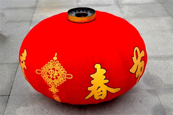 宋小宝为保护孙子,大秀特秀花500块学的东北方言版bbox,逗翻了观众们(图1) 宋小宝花500块学的bbox:现场观众笑翻