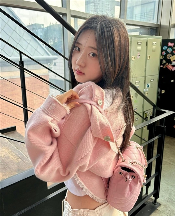 《星刃》性感体模新照欣赏,申在恩的身材太绝美了(图4) 《星刃》性感体模新照欣赏:靓丽动人 身材极佳