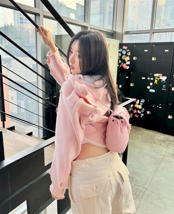 《星刃》性感体模新照欣赏,申在恩的身材太绝美了(图8) 《星刃》性感体模新照欣赏:靓丽动人 身材极佳