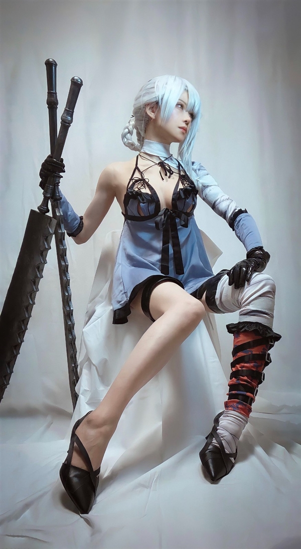 日本美女Cos《尼尔:机械纪元》A2,战损妆容很精致,氛围感十足,一起来欣赏下吧!(图13) 日本美女Cos《尼尔:机械纪元》A2:战损妆容很棒