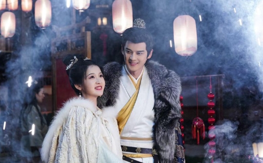 郭品超、新生代女星张淼怡主演最新古装剧《偷得将军半日闲》令观众惊呼与20年前相比并无太大变化(图1) 郭品超、新生代女星张淼怡主演最新古装剧《偷得将军半日闲》令观众惊呼与20年前相比并无太大变化(图1)