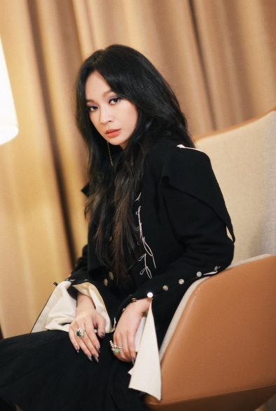 《墨雨云间》婉宁长公主太狠被骂翻,或许为了保护自己而做出的举动,外在行为看来心狠手辣(图1) 《墨雨云间》婉宁长公主太狠被骂翻,或许为了保护自己而做出的举动,外在行为看来心狠手辣(图1)