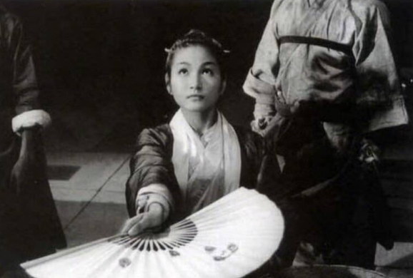 香港武打女星郑佩佩死讯震惊演艺圈,众明星发文追悼(图1) 香港武打女星郑佩佩死讯震惊演艺圈,众明星发文追悼(图1)