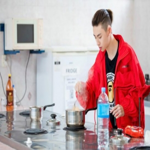 小鬼《青春的花路》花式圈粉 嬉皮男孩大秀Rap功力