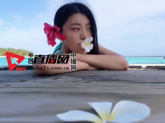 演员陈慧凌马尔代夫度假 曝光清凉写真(图3)