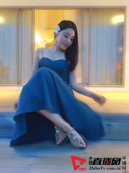 演员陈慧凌马尔代夫度假 曝光清凉写真(图6)