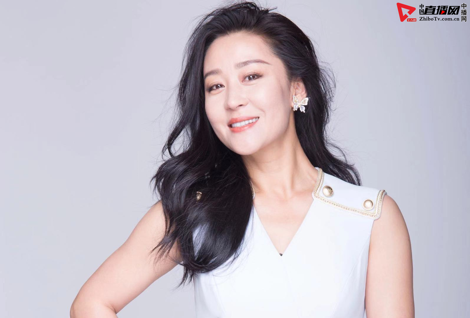 苗圃为热爱推广滑雪 戏里戏外努力执着(图2)