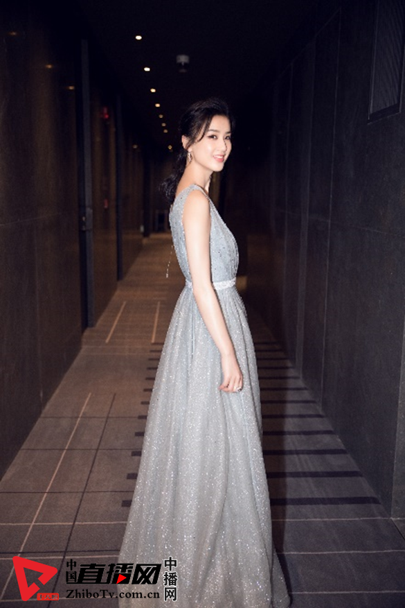 黄圣依闪耀Jenny Packham璀璨之夜 展现东方魅力